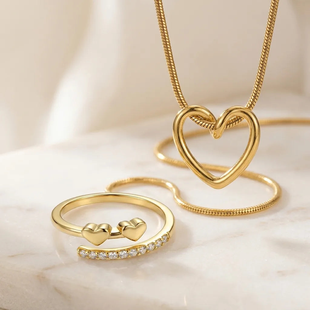 Lara | Gold heart ring and necklace